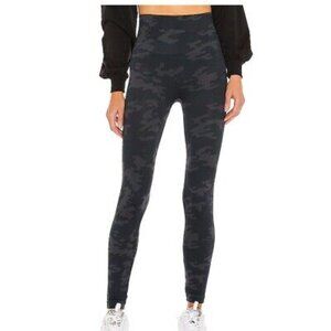 SPANX Look at Me Now Seamless Leggings women's medium black‎ camo